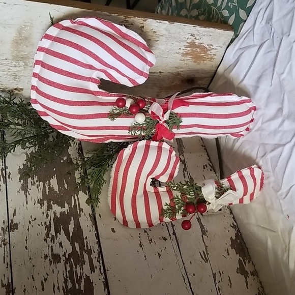 2 Handmade Candy Cane Christmas Decor Farmhouse Pillows - Picture 1 of 4
